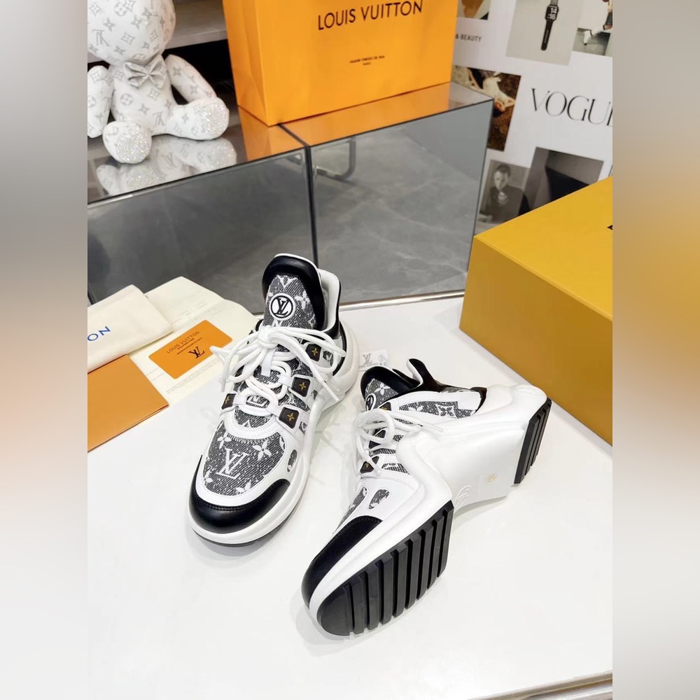 Louis Vuitton Archlight Sneakers  from Fall/Winter 2019 Collection🍡 - Picture 4 of 9